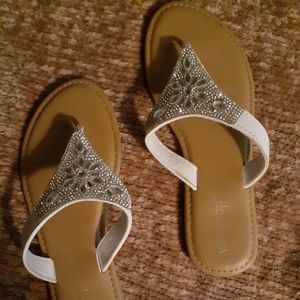 Sandals size 5/6 west loop white